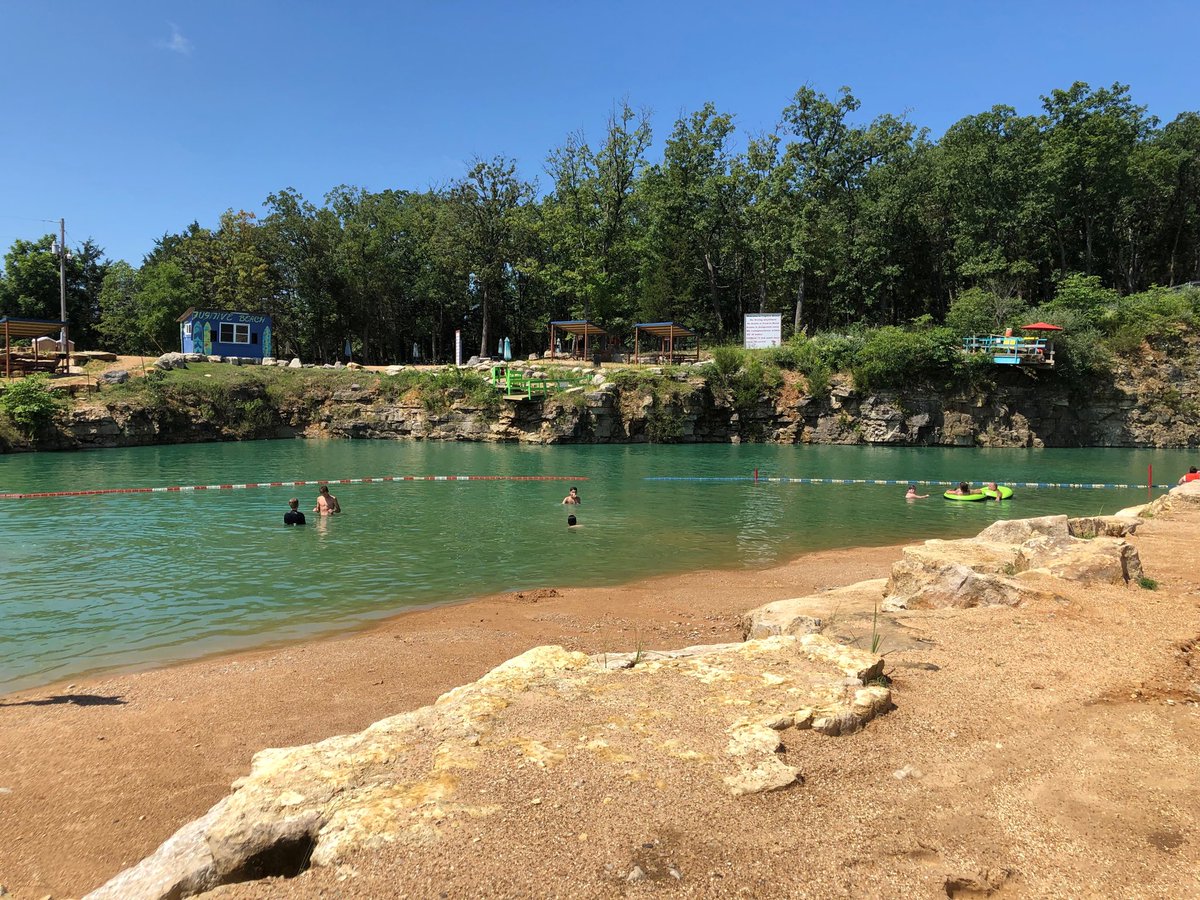 leftcoastbias1's tweet photo. Missouri beach time #FugitiveBeach https://t.co/XDCjZGwQzK