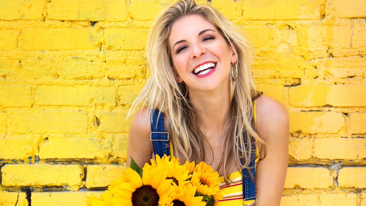 All-new Travel Tales Podcast is up with guest <a href="/megansnedden/">Megan Snedden</a> of the travel site HeyWanderWoman.com! 
Megan also runs the site <a href="/kindeffect/">Megan Snedden</a>  where she travels the world performing random acts of kindness. Inspiring stuff! Enjoy!
traveltalespodcast.com/podcast/megan-…