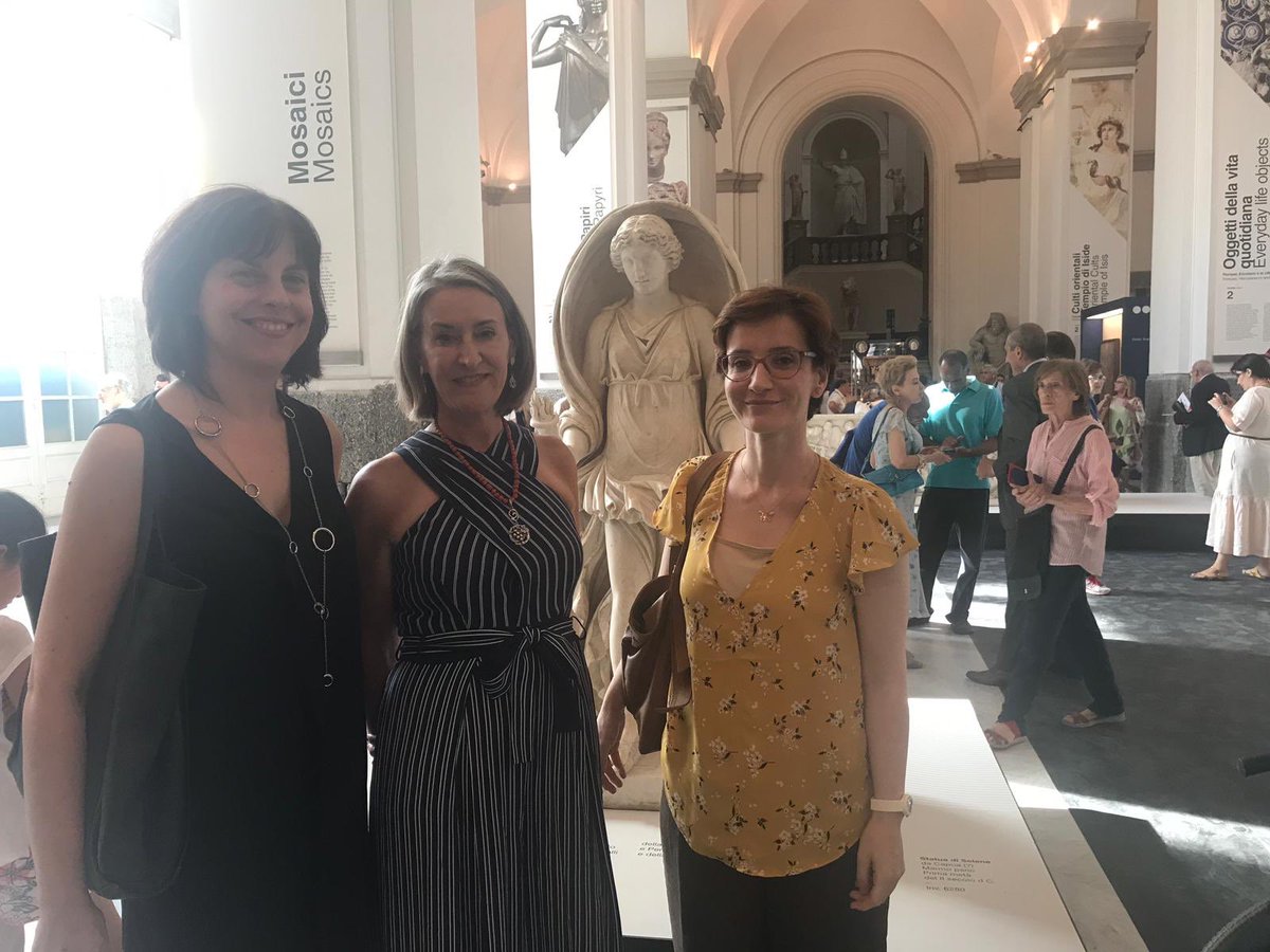 “Un piccolo passo per l’uomo, un grande balzo per l’umanità”, e anche una mostra al <a href="/MANNapoli/">Museo Archeologico Nazionale di Napoli</a>! Per #Apollo50th #MANN on the Moon—curata da tre donne—vuole celebrare il legame tra uomo e #Luna dal mondo antico a oggi. 
🌎🇺🇸👩🏼‍🚀🚀🌔