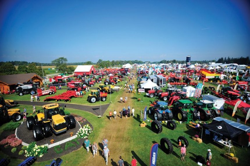 WhipcordEdge's tweet photo. Wow, what a great week! @jamiecharlton23 has been busy at Ag in Motion introducing our First Pass innovation to progressive farmers and dealers! #AIM19 #DriveLessSpendLess @wjacton https://t.co/v5UpeIQ4Vz