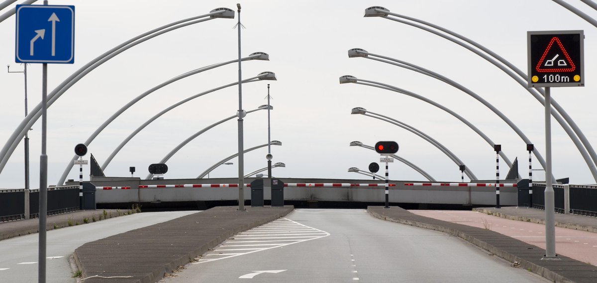 Files door defecte Schoterbrug dlvr.it/R8fkJk