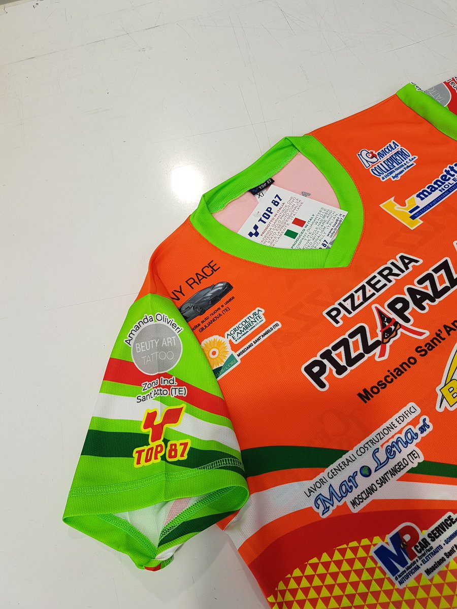 Top87_2014's tweet photo. Maglia #sagrapizza 🍕 #personalizzata #colorifluo #top87 #PizzaPazzaMosciano #johnny & #lina #solosempreiltop https://t.co/D942yOOK16