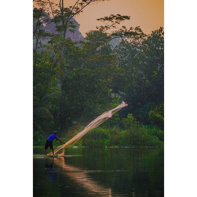 JekelekeJ's tweet image. Nangkap ikan sore2,
Jangan lupa hore2
. 
Dah lama ga upload IG, Upload dulu ah biar ga dikira udah mati😂

#whp_id #whpbecekgram_id #whppuddle #landscape #evening #sunsets #portraitphotography #humaninterest #exploretangerang ift.tt/2O3NySj