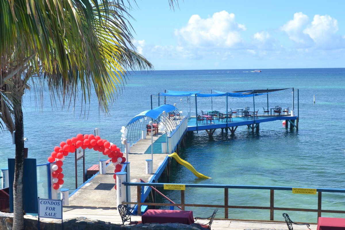 CaribeTesoro's tweet photo. This message in a bottle is brought to you by Caribe Tesoro.
Come on down to the Sunset Grill and grab a bite for lunch... 
Our $3 Daily Dining Deal is perfect for a quick bite... 
Sunsets are better on our colorful concrete pier. 
We'd love ot see you... https://t.co/7RcWUgOTYk https://t.co/sqVjW8Tpt7