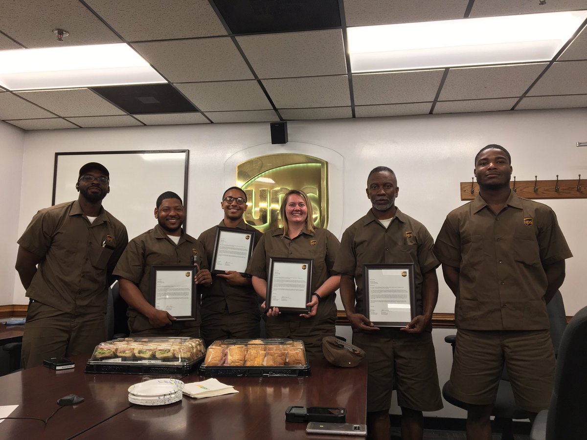 Congratulations to our most recent feeder on boarding graduates!  Looking for to your continued success as the safest drivers on the road.