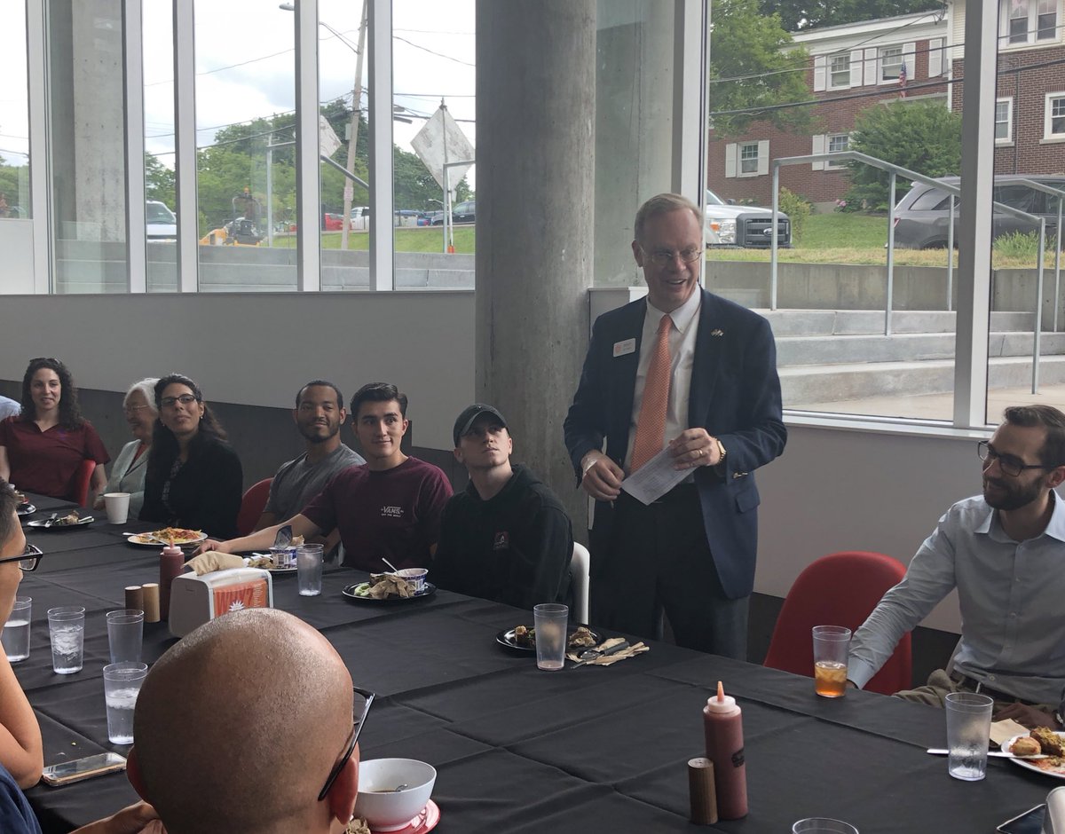 “When you graduate on Saturday you will be @SyracuseU alumni.” - Chancellor Kent Syverud says to the 2019 @WSP_Vets class at Syracuse.

#BestPlaceForVeterans #WSPSyracuse #WSPimpact