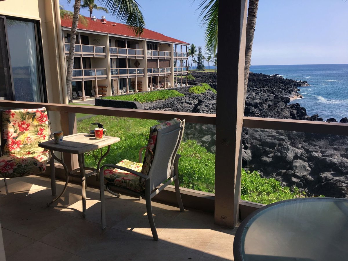 HolidayRoot's tweet image. Relax here for an Afternoon view!! A gorgeous, absolutely direct #Oceanfront #Condo with an L-Shaped #privatelanai. 

Inquire &amp;amp; Book Today!😊👇
holidayroot.com/accommodation/…

#HolidayRoot #Hawaii #BigIsland #Travel #Stay #Vacation #Holiday #Booknow #VacationRental #Book #VacationCondo