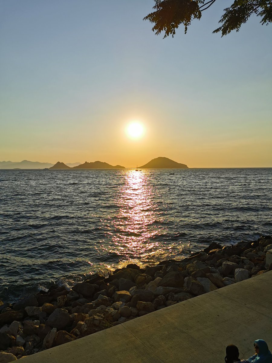 marikoglu's tweet image. #gününsonu #akyarlar #akyarlarbodrum #bodrum #bodrumbodrum #turgutreis #gümbet #gümüşlük #yalıkavak #muğla #hamburger #yummy #coffeeshop #coffee #bodrumluculuk #türkbükü #tatil #food #foodporn #yemek #tatlı #kahve #kahvaltı