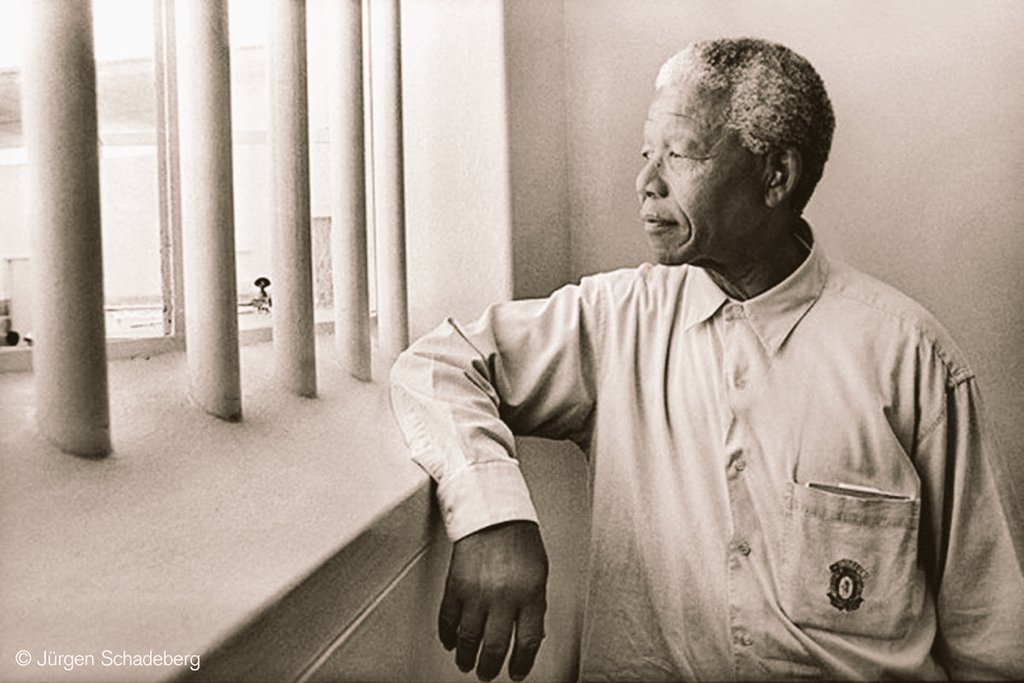 En el día de su natalicio...
"Aprendí que el coraje no es la ausencia de miedo, sino el triunfo sobre él. El valiente no es el que no siente miedo, sino el que vence ese temor" #NelsonMandela 
#NelsonMandelaDay 
#NelsonMandelaInternationalDay 
#DiaInternacionalDeNelsonMandela