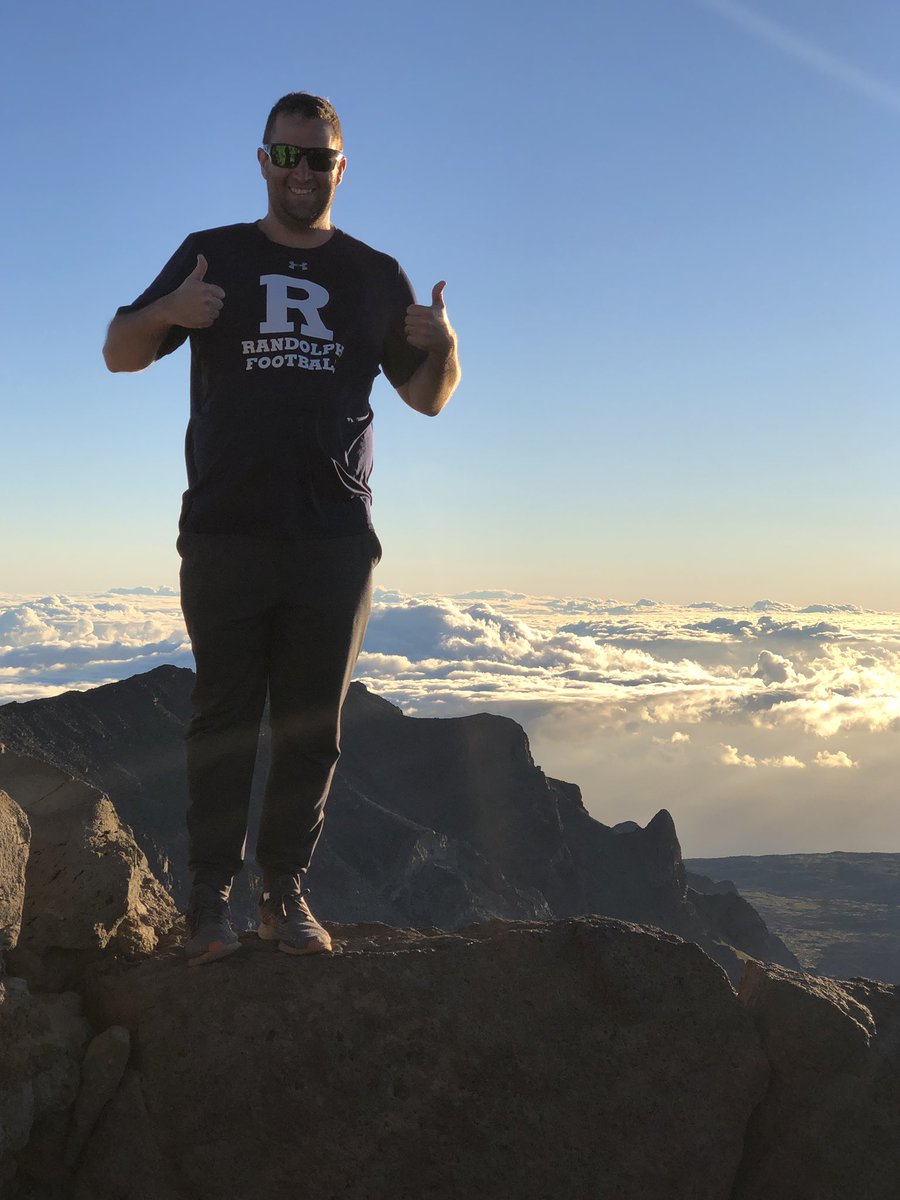 CoachEatonRHS's tweet photo. 10,000 feet up watching the sunrise and repping the #RANDOLPHRAMS #TTP #EmbraceTheChase https://t.co/YFNbG6QhID