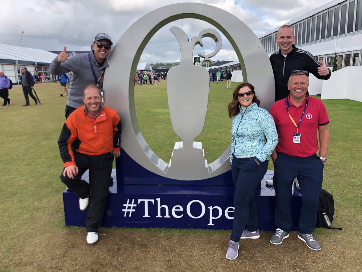 PeteSnodden's tweet photo. Same sign, different day 🙄 😂 #TheOpen Day 5 https://t.co/T2YbLNZY1L