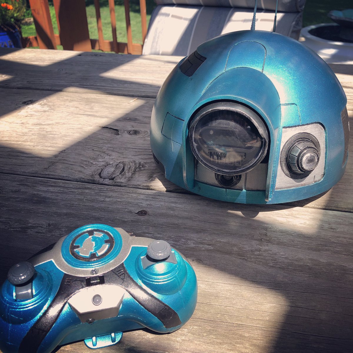 torreyproctor's tweet photo. #nursedroid NR-S3 controller and #3dprinted dome painted with turquoise instead of the local blue color. Body electronics and painting are left to do https://t.co/TEwJwKqZ3L