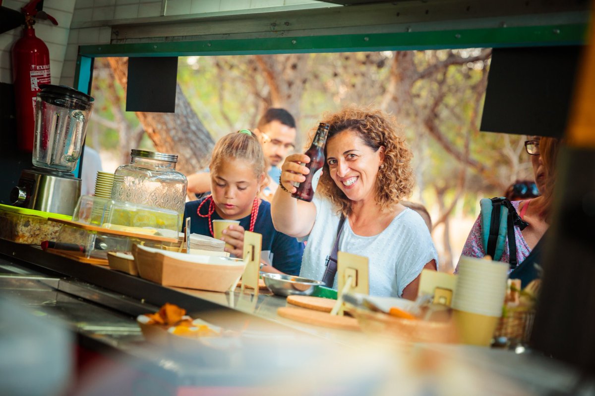 Krloosrivera's tweet photo. 🌲 🌤 Ven a conocer #LaPinadaFunSummer un espacio natural en una zona agradable para pasar la tarde. Desde las 19:00 disfruta con zona de juegos 🏓, descanso 👌 y rica gastronomía en nuestro foodtruck saludable. 🥪 🍹 🌤
🌿𝗔𝗚𝗘𝗡𝗗𝗔 👉 https://t.co/byRNiw2oFZ https://t.co/1ufm55Fz4X