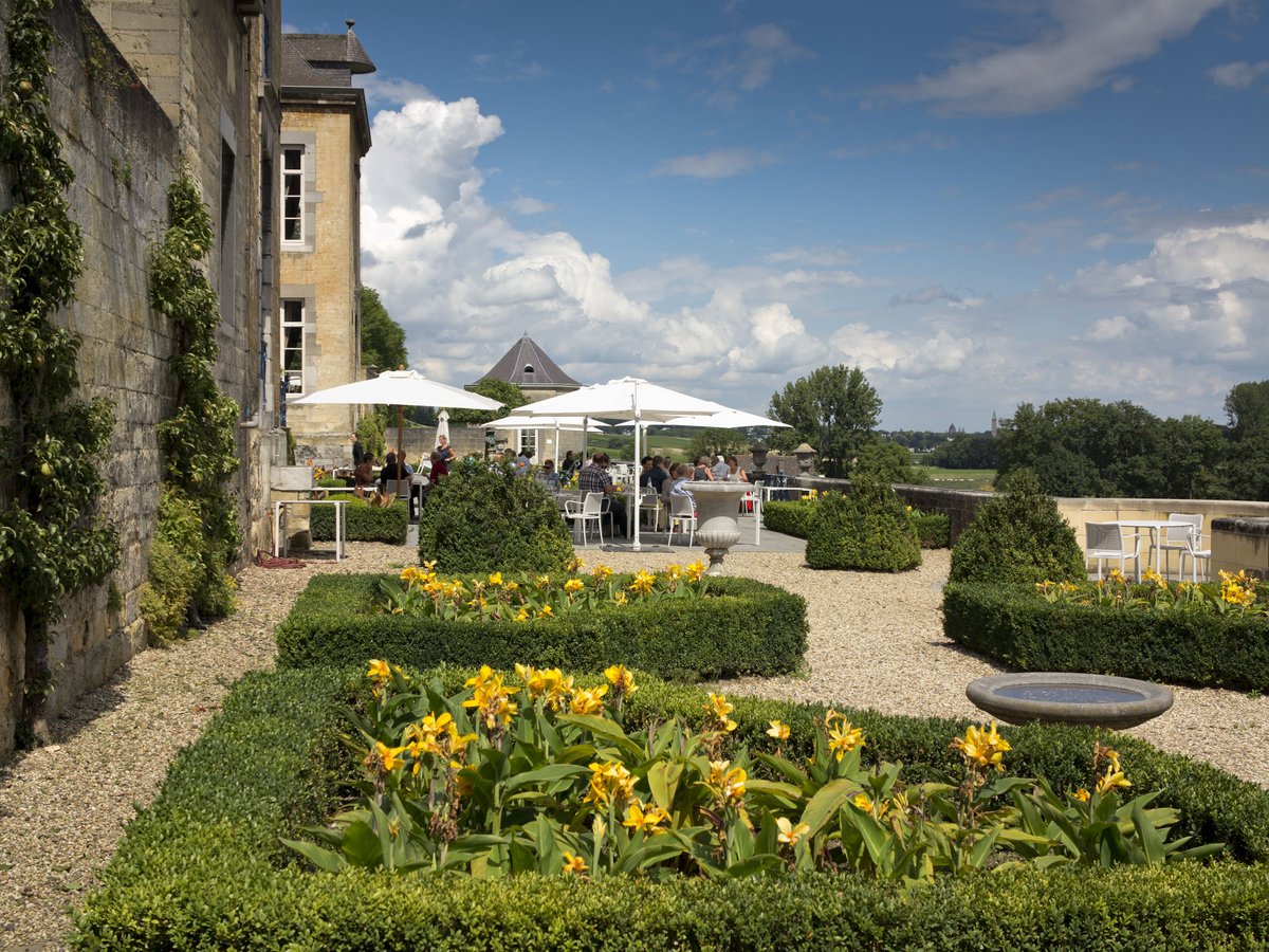 OostCollection's tweet photo. Maastricht at it's best!
 
Combine the best of gastronomy and hospitality with a stay at @Rest_Neercanne and @kruisherenhotel. Dine in renowned Restaurant Château Neercanne. Spend the night in the only 5 star hotel of Maastricht.
 
Book Maastricht! https://t.co/KWXvjTpwlp https://t.co/ohmVFoPMBI
