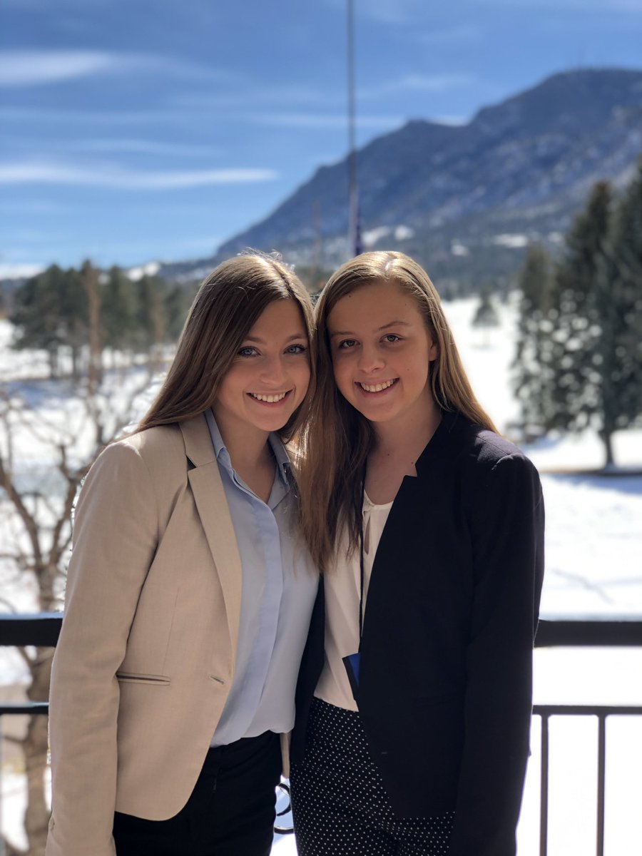 sapepper24's tweet photo. HAPPY BIRTHDAY HANNAH! i love you so much and i’m so lucky to have spent these last years with you, i’m so excited for another one! thanks for being such a genuine person and documenting all our trips, you’re such a sweet person!! love you!❤️💛💚🎉💕☀️😌🎉 https://t.co/AOhPKrtsW7