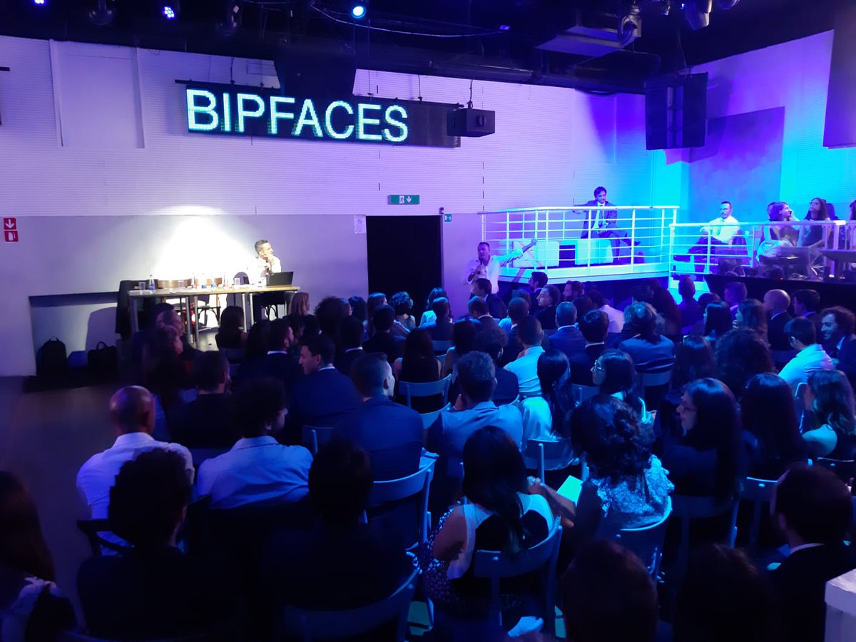 Bip_Group's tweet photo. 🔵 Live da @casanovecento_ Roma!
I colleghi si incontrano per "surfare" il cambiamento 🏄♂️!
#BipSummerEvents #BipFaces https://t.co/rA03TjZaOb