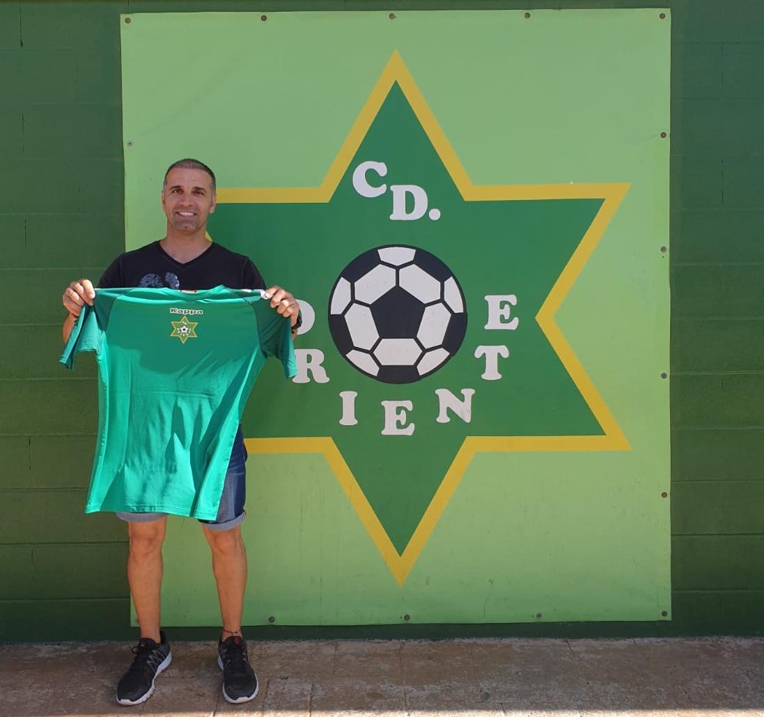 #CDOcantera | #Entrenadores
Damos la bienvenida a Fco Javier del Pino Hernández <a href="/JaviDelPino4/">SopheyGran🪐ETH</a> que será el nuevo entrenador del Cadete de 3ª andaluza, en su primer año en el club, en colaboración con @CanteraUDA
#JuntosMejorandoCantera