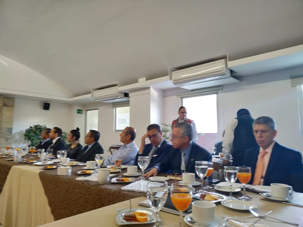 acadmexped's tweet photo. Reunión en FEMECOG, la tercera para revisar la legislación sobre responsabilidad médica. Ciudad de México, 18/07/2019. https://t.co/JNftm7EOoK