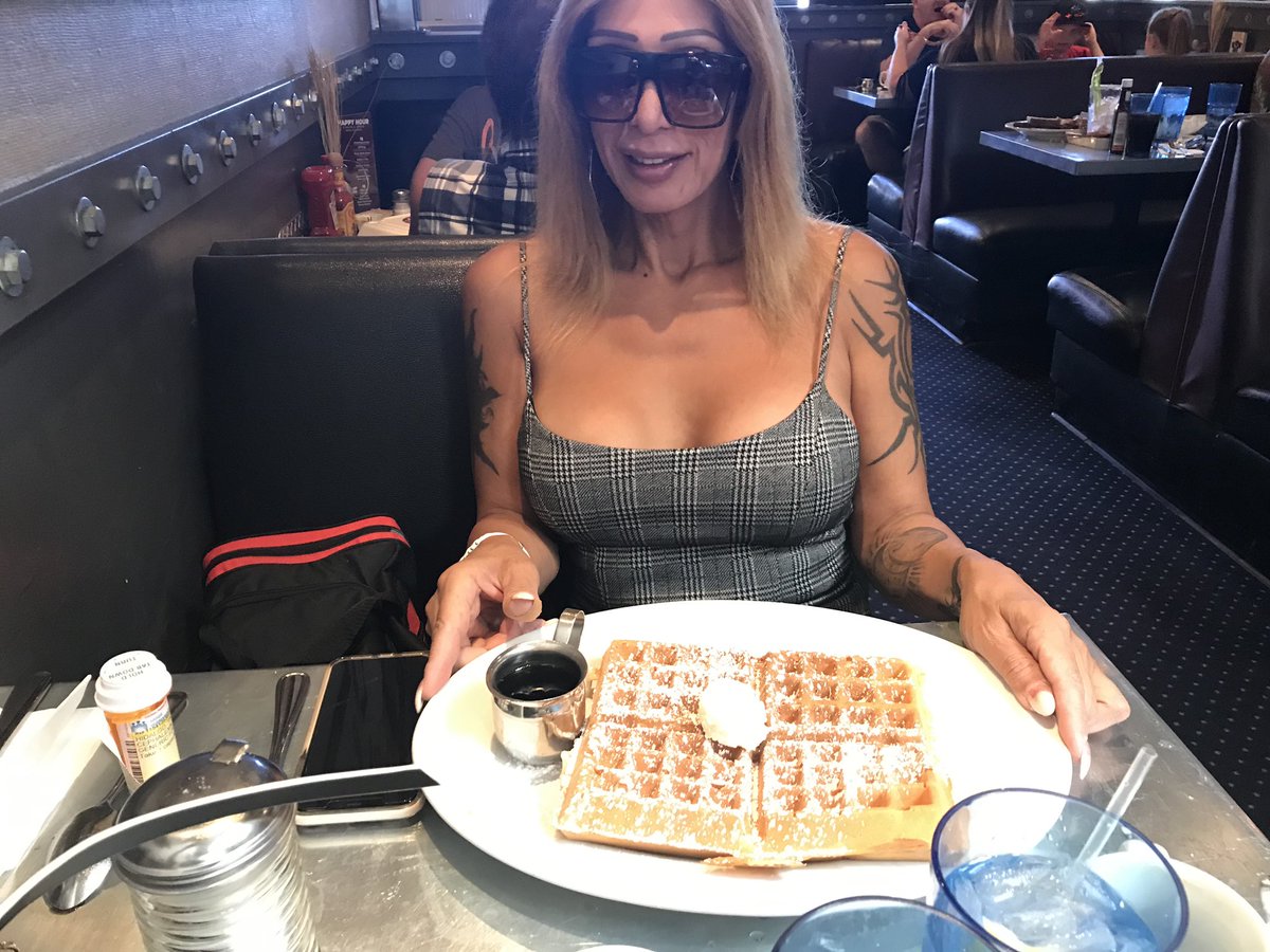 Ericalove0691's tweet photo. Getting ready to finally eat breakfast in Vegas at Hash House a go go damn that’s a big waffle But I can handle it like big cock #ilikebig @Ericalove0691 https://t.co/ivoYHAJPp2