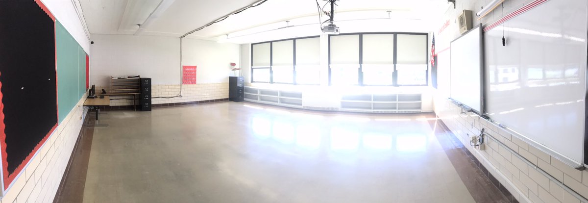 MrsArnoldPlus1's tweet image. New classroom, who dis? #iteachmath #MtBos #notlookingback
