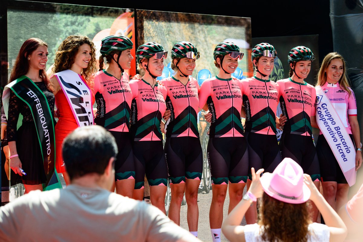 The wait is over!!!! Our beautiful Bioracer Speedwear Team kit 2019 (for women and men!) is now available in the webshop!! Special introduction promotion is running so check this out soon! pushingdreams.nl/webshop/ #Pushingdreams #kit #kitgrid #cycling