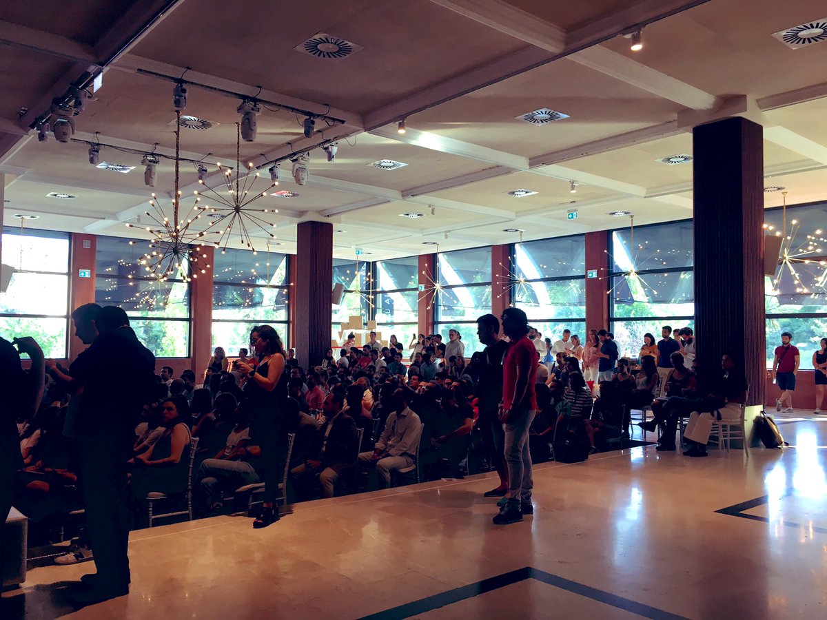 Startup_VLC's tweet photo. 🔛Inaugura #VITESummit2019 la vicealcaldesa @SanGomezLopez y sigue @javimateog presentando @VLCTechCity y la comunidad #startup @VITEmprende https://t.co/4t5YrAPCvR