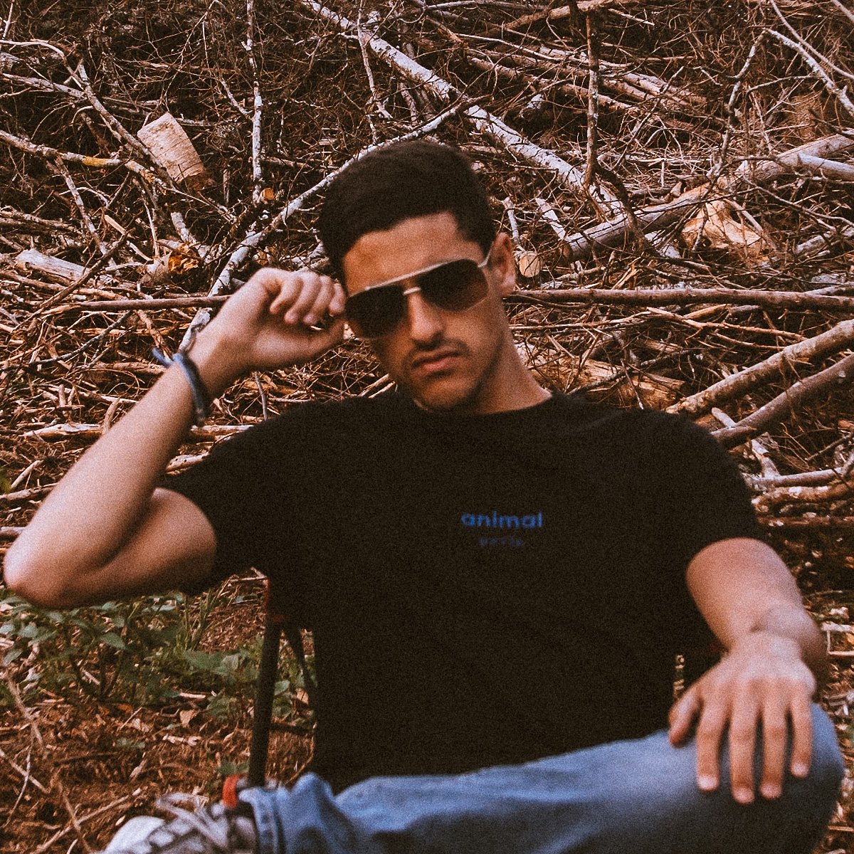 animal_paris's tweet image. 😎 Un petite virée en forêt avec notre t-shirt en coton bio ? 
**
#menstyle #slowfashion #modeethique #modedurable #outfit #nature #summer #sustainablefashion #fairwearfashion #design #men #forest #stylish #kisskissbankbank