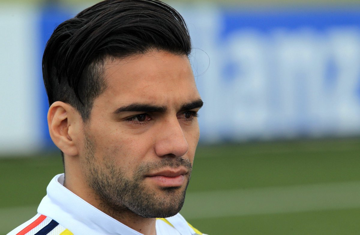rasimzaimoglu's tweet photo. Falcao gelirse , bu tweeti RT yapan taraftarlarımıza çekilişle tam 11 tane #Galatasaray yeni sezon forması hediye edeceğim.❤️💛❤️💛 https://t.co/gAOqlb5Qza