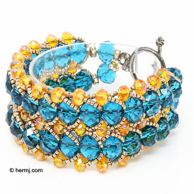 Imperial Ocean bracelet in cool, limpid blue.

www.HerMJ💋com

#artisanmadejewelry #bracelets #bracelethandmade #jewels #finejewelrydesign #fineartjewelry ⁠
#braceletlove #fashionjewelry #braceletlover #jewelrydesigner #finejewelrydesign #fineartjewelry #bracelet⁠