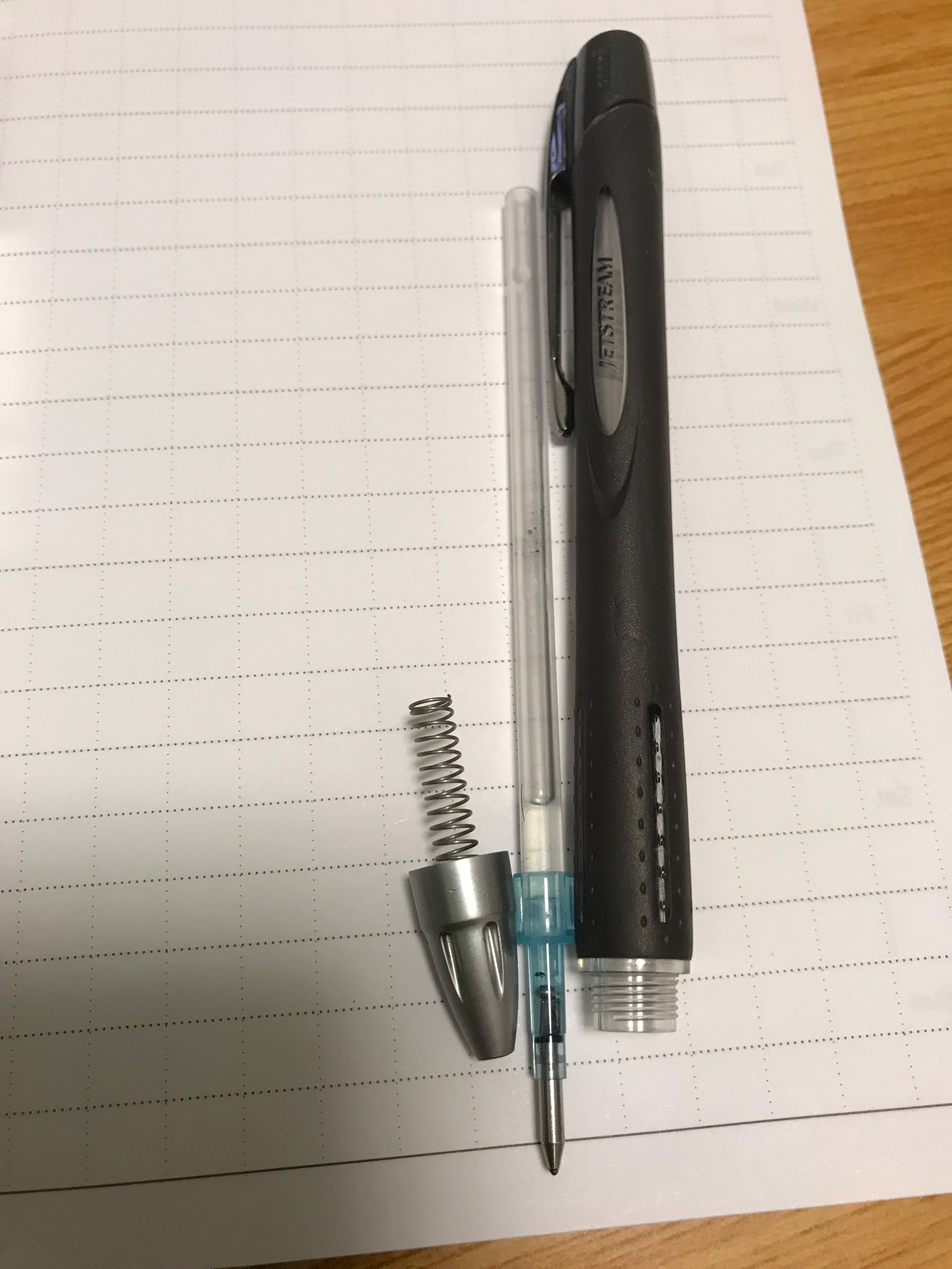 ぽわわ ぽえっとしてるはわわ 愛用のボールペンのインク 使い切ってた こういう風にボールペン使い切るの初めて 嬉しい 芯買おう T Co O5rby9vacm Twitter