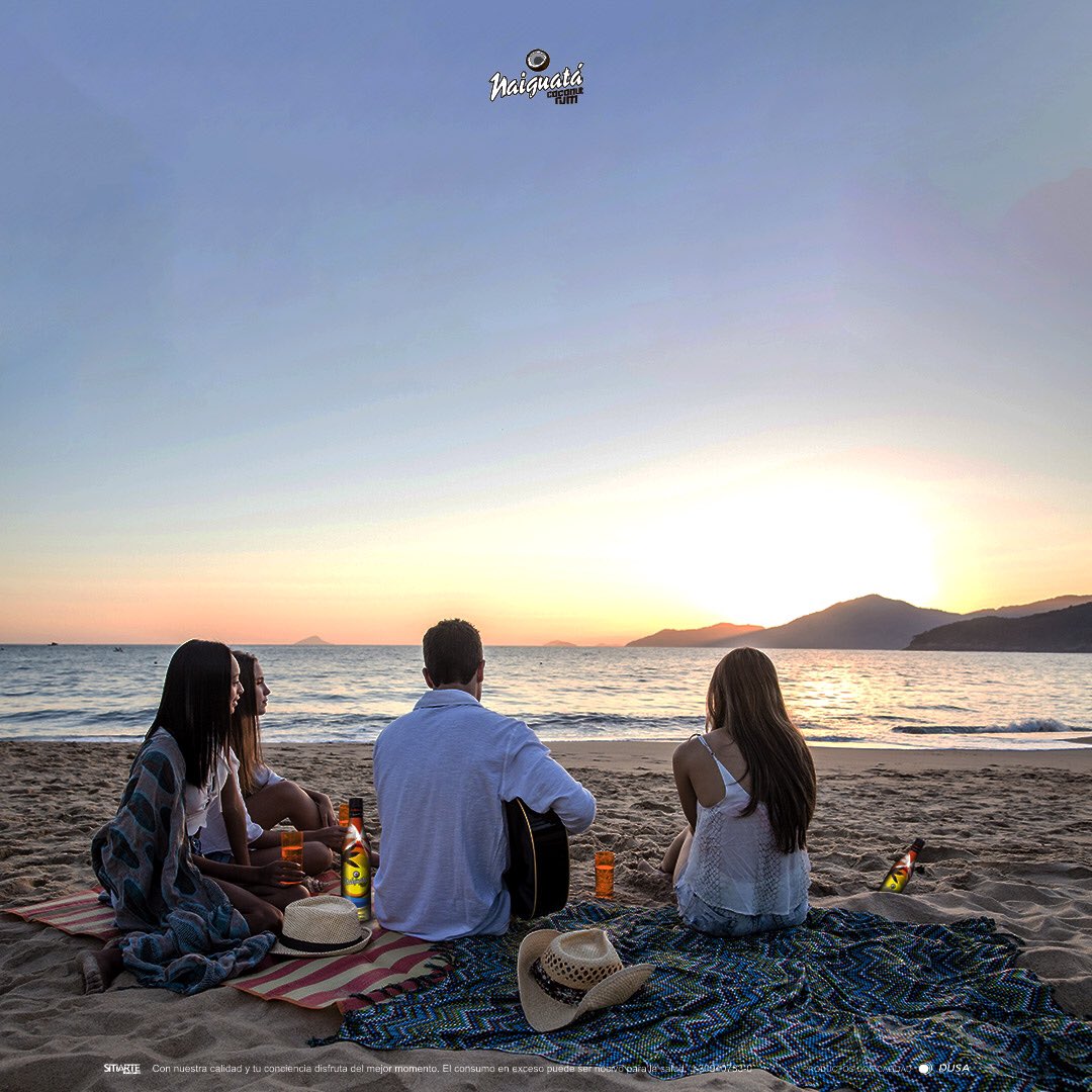 RonNaiguata's tweet photo. Los atardeceres son como las oportunidades.. ☀️
Si parpadeas un segundo las pierdes..
.
Disfruta el momento😎. Esto es #ronnaiguata.
.
#ronnaiguata #ron #rondecoco #licordecoco #oportunidades #atardecer #momentos #beach #sunset #sunsetlover #sunsetbeach https://t.co/6t6FIPxVhU