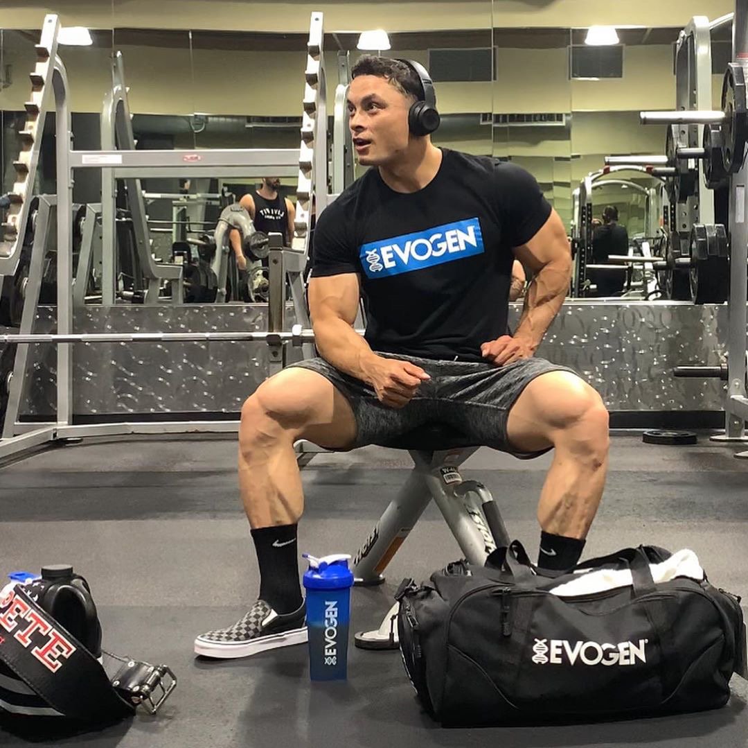 EvogenNutrition's tweet photo. Team #EvogenElite Athele @fit_bug_ is all decked out in:
✅ Evogen Tee
✅ Evogen Blue Shaker
✅ Evogen Gym Bag
-
📲 Hit the link the bio to grab your favorite item & rep us when you’re training! 🏋️♀️
-
#EvogenNutrition #EvogenElite #TeamEvogen #Supplements #Bodybuilding https://t.co/gqt6bEyNu0
