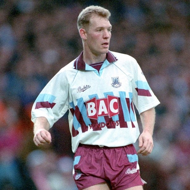 passtfc's tweet photo. West Ham T-shirts available for £25. So you don't have to Breack the bank... 
.
.
.
.
. 
#timbreacker #westham #minimalist #classicfootballshirts #classicfootball #classicsoccerjersey #footballfashion #casuals #soccerfashion #retrofootball #retrosoccer #soccerstyle https://t.co/pBco1KvbPC