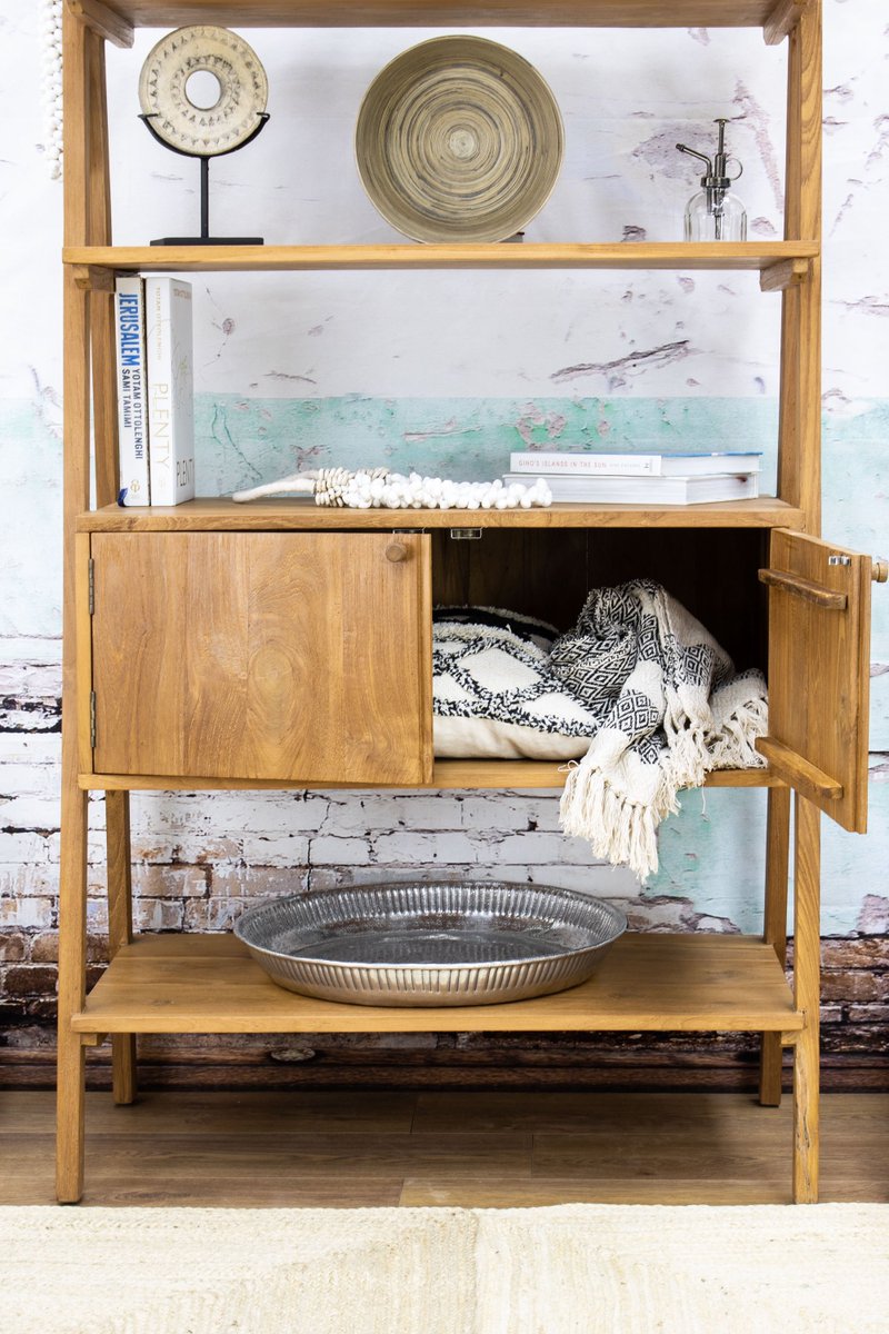 You can never have too much shelving and storage space. This awesome display cabinet combines the best of both with ample shelf space for your favourite items and 2 doors for when you need to quickly tidy things away. 😎💡
⠀⠀
#duskfurniture #storageideas