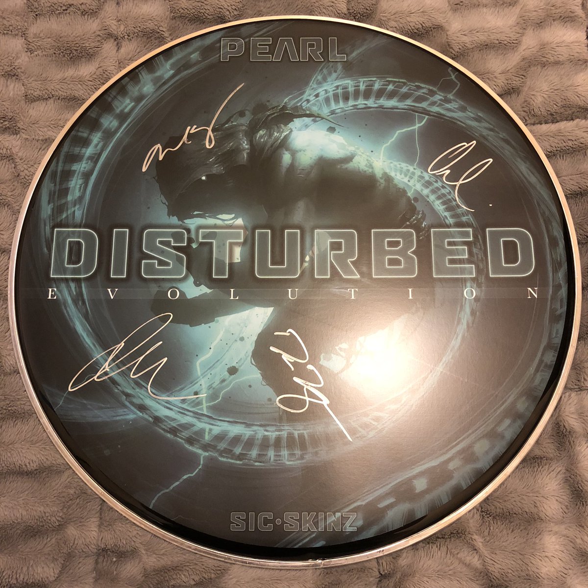 DisturbedFP's tweet photo. The newest add to my collection. This is fuckin gorgeous! It’s going to look incredible displayed on my wall. 

#Disturbed #Evolution @Disturbed https://t.co/EF5o2ejaEH