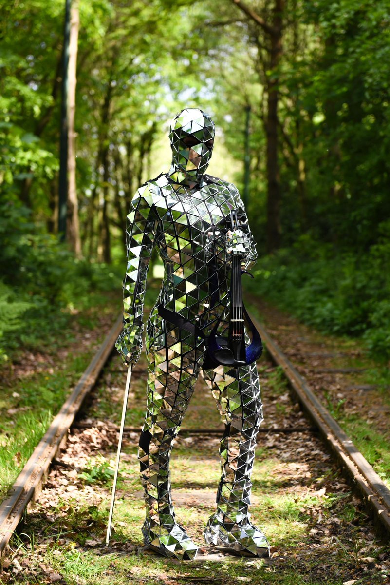 Make sure to get my good side! 🎻📸@themirrorsuk #themirrosuk #viralmusicuk #violin #summer #uk