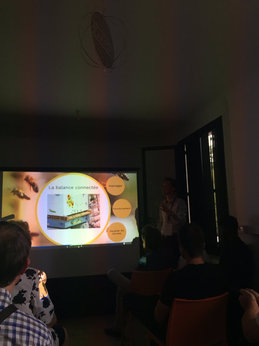 Conférence rafraîchissante de Jérôme Clergeau sur le monde des  abeilles et l’apiculture connectée au fablab <a href="/planchaeno/">Plancha Eno</a> grâce à #JCI #Niort <a href="/NvelleAquitaine/">Nouvelle-Aquitaine</a> #Economie #biodiversite #innovation #happyculteur 🐝🐝🐝
