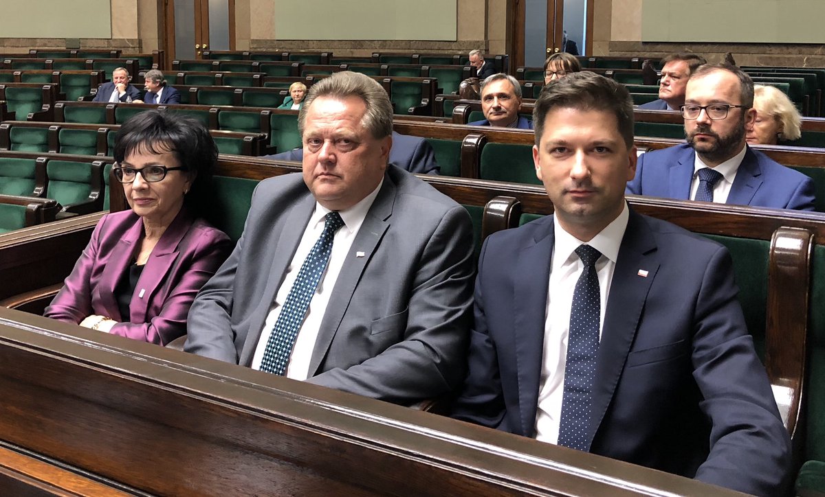 Tulajew's tweet photo. Wspieramy Ochotnicze Straże Pożarne! Chcemy przekazać dodatkowe 82 milionów dla OSP! W Sejmie II czytanie rządowej ustawy. 👨‍🚒🚨🚒
@MSWiA_GOV_PL @elzbietawitek @ZielinskiJaro @Tulajew https://t.co/vVP4m5aaex