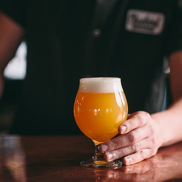 🍻Happy Vt Brewer’s Festival! Find our Food Truck at the fest AND a Hill Farmstead Feature at the restaurant
👉 Friday night at Bluebird We’ll be pouring HF Works of Love/Earl Grey, Double Citra, Shirley Mae Nitro, + Edward 
_
#vtbrewfest #vtbrewers #v… ift.tt/32vfHot