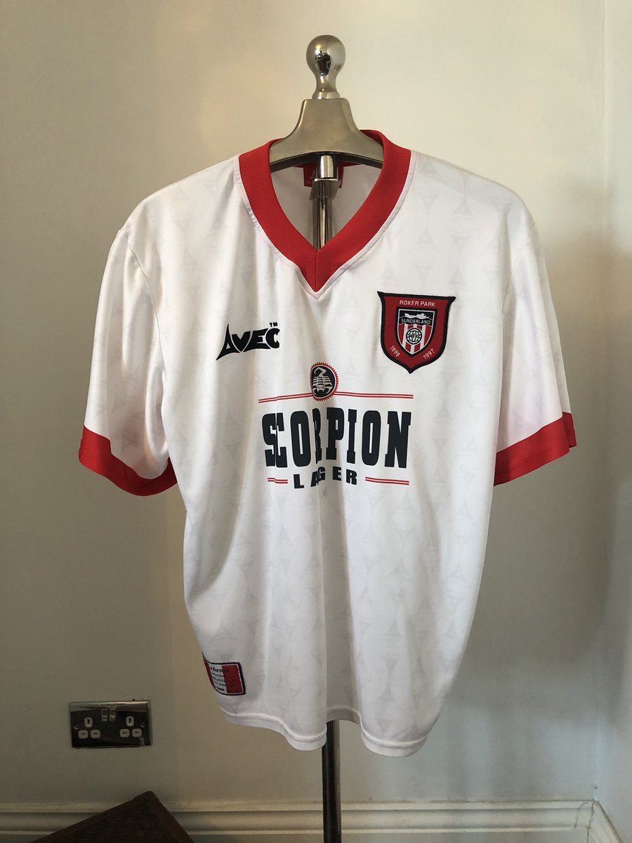Adamdocherty7's tweet photo. If you are looking for a retro shirt for the new season or collect football memorabilia check some of these out! 🔴⚪️🔴⚪️

#SAFC #RETRO @classicshirts @SunderlandAFC 

https://t.co/wyx8FhDSuT https://t.co/giLF56Je8l