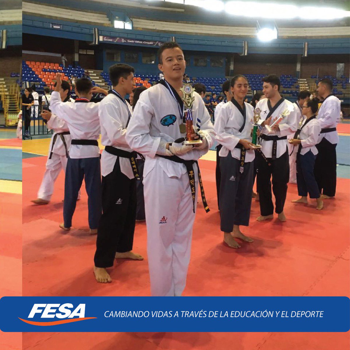 FESAELSALVADOR's tweet photo. #FESAInforma #Taekwondo
Excelentes resultados de Atletas de Federación de Taekwondo en 2do Torneo Élite-Ranking Nacional:
🥇Ailema Jiménez, Oro en modalidad formas femenino.
🥇🥈Fernando Ayala, Oro en formas y Plata en combate.
🥉Pamela Luna, Bronce en modalidad Poomsae. https://t.co/xb8xtqHiO6