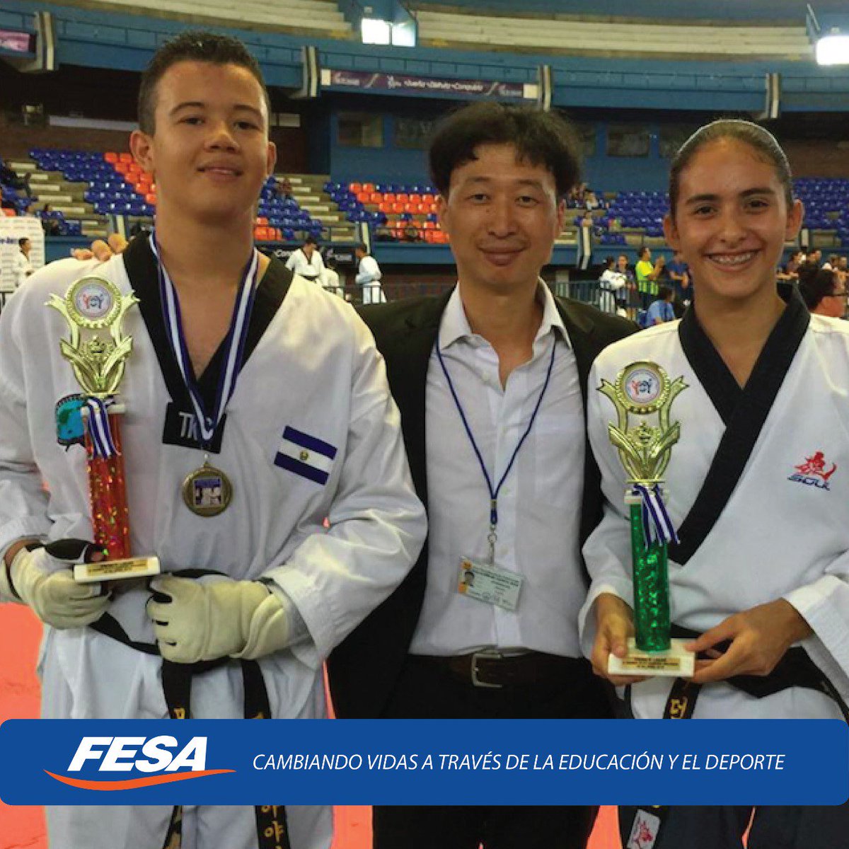 FESAELSALVADOR's tweet photo. #FESAInforma #Taekwondo
Excelentes resultados de Atletas de Federación de Taekwondo en 2do Torneo Élite-Ranking Nacional:
🥇Ailema Jiménez, Oro en modalidad formas femenino.
🥇🥈Fernando Ayala, Oro en formas y Plata en combate.
🥉Pamela Luna, Bronce en modalidad Poomsae. https://t.co/xb8xtqHiO6