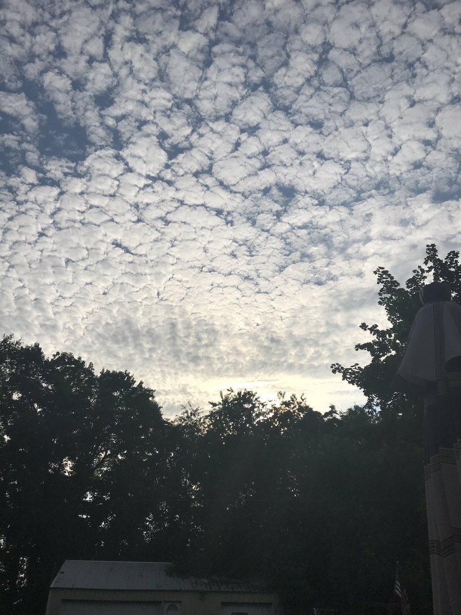 TuckerThaTruckr's tweet photo. Love cool looking cloud cover. From the IN/MI borderlands. #ThursdayThoughts #ThursdayPics https://t.co/3rh1dWf9dp