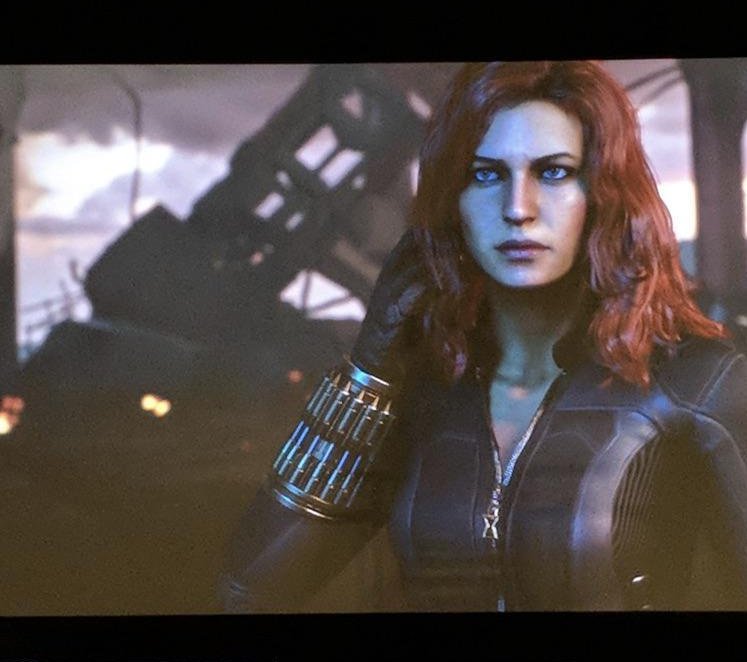 muñeco viuda negra marvel