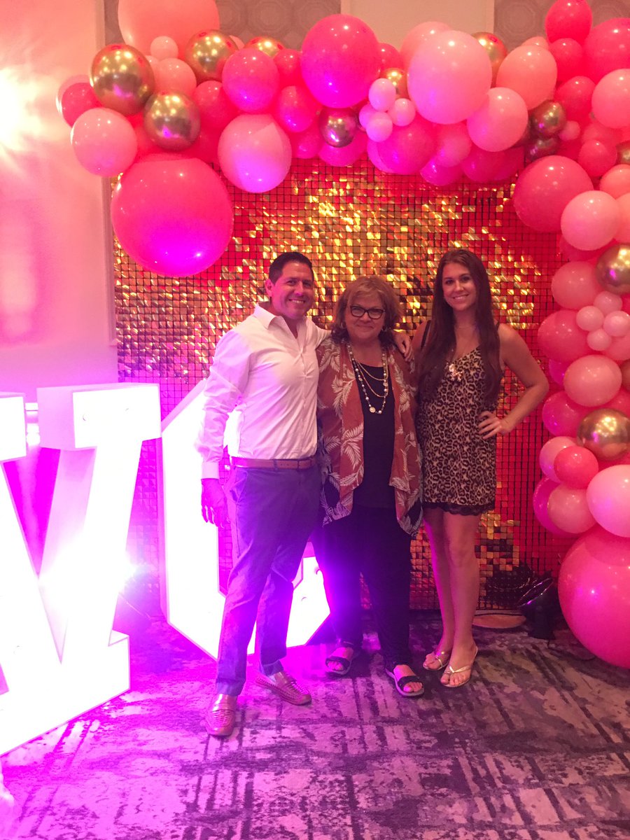 WeekendJawns's tweet photo. Having a blast at the Best of the Main Line Party!!!🎉 🍾#RealtorMargueriteDeGrassa #Chesco #MainLine #Delco #Philly #Realtor #WearingHeelsAndClosingDeals #mainlinetoday @MainLineToday #BOMLT https://t.co/tfhVAyrv2I