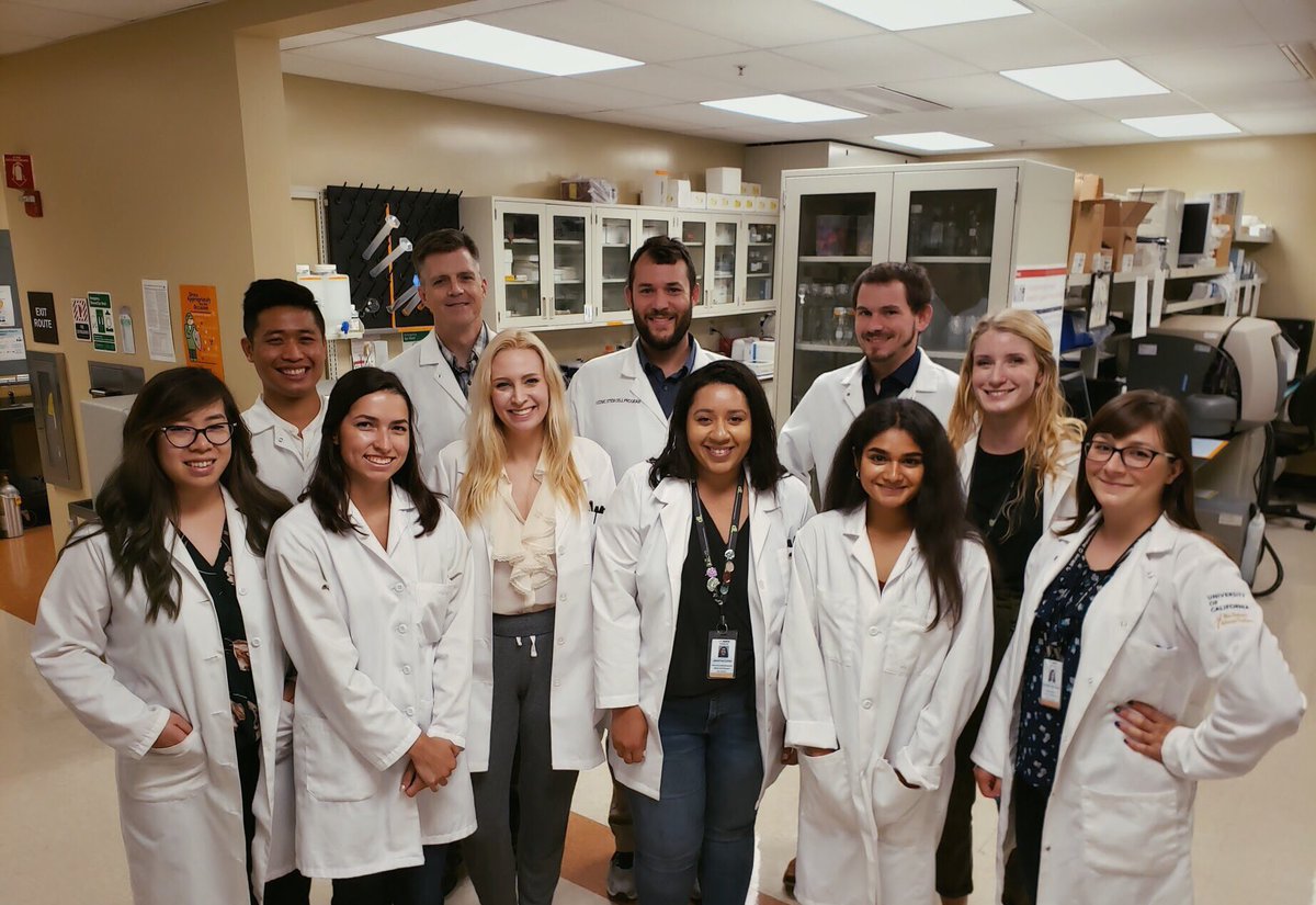 FinkLab's tweet image. Annual #FinkLab photo! Welcome to our new members Casiana, Fiona + Krista! Also pictured is our awesome #CIRMSPARKLab student Mridini!
•
•
#stemcells #neuroscience #genetics #genomics #neurodevelopment #CRISPR #TALEs #epigenetics 🧠🧬
