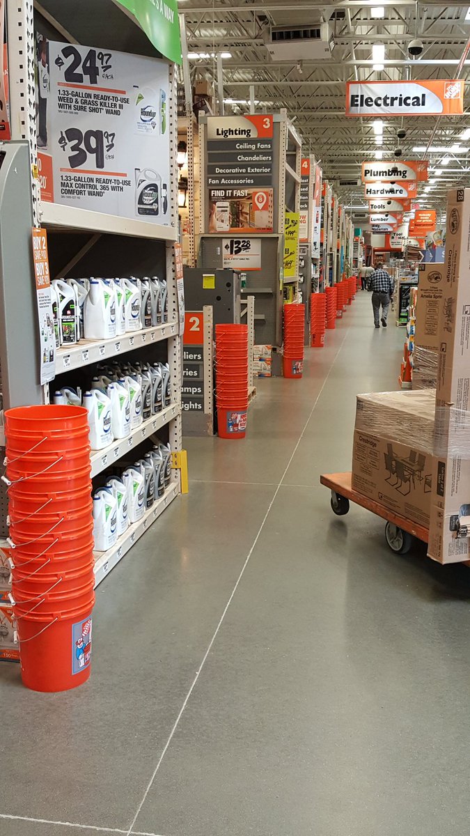 nicolegdula1304's tweet image. Helping improve our shelf availability and store standards by filling shadow boxes and packing out a pallet of Homer buckets!  💪🏼

@PattiGlotfelty #instock #shelfavailability #storestandards #teamworkmakesthedreamwork #1304HRpride @1304Roger