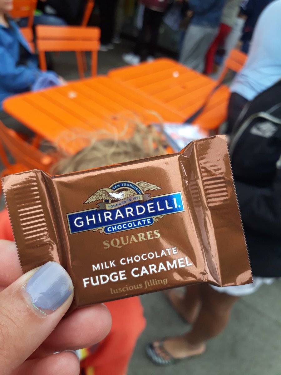 aurora_84's tweet photo. Peak tourist at Fisherman's Wharf. Sea lions. Crab cake. More crab in a sourdough bowl. Free chocolate. #food #SFtweet https://t.co/yyhstHk6rV
