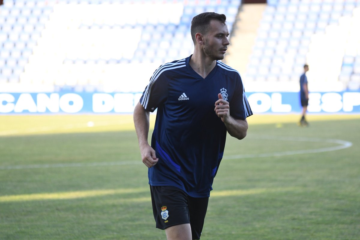 ¡Esto ya está aquí! 💪
😍 Primera sesión de entrenamiento de los chicos de <a href="/Al_Monteagudo/">Alberto Monteagudo</a> en el Nuevo Colombino.
#TellevoenelAlma💙
📸 <a href="/pablosyc_/">Pablo Sayago</a>
