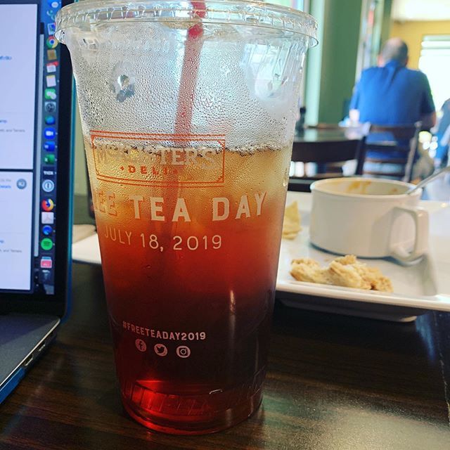 ilcygne's tweet photo. Sometimes you just need tea.
#freeteaday2019 https://t.co/jeALu0JXO3 https://t.co/Nrc6U1Z0Pb
